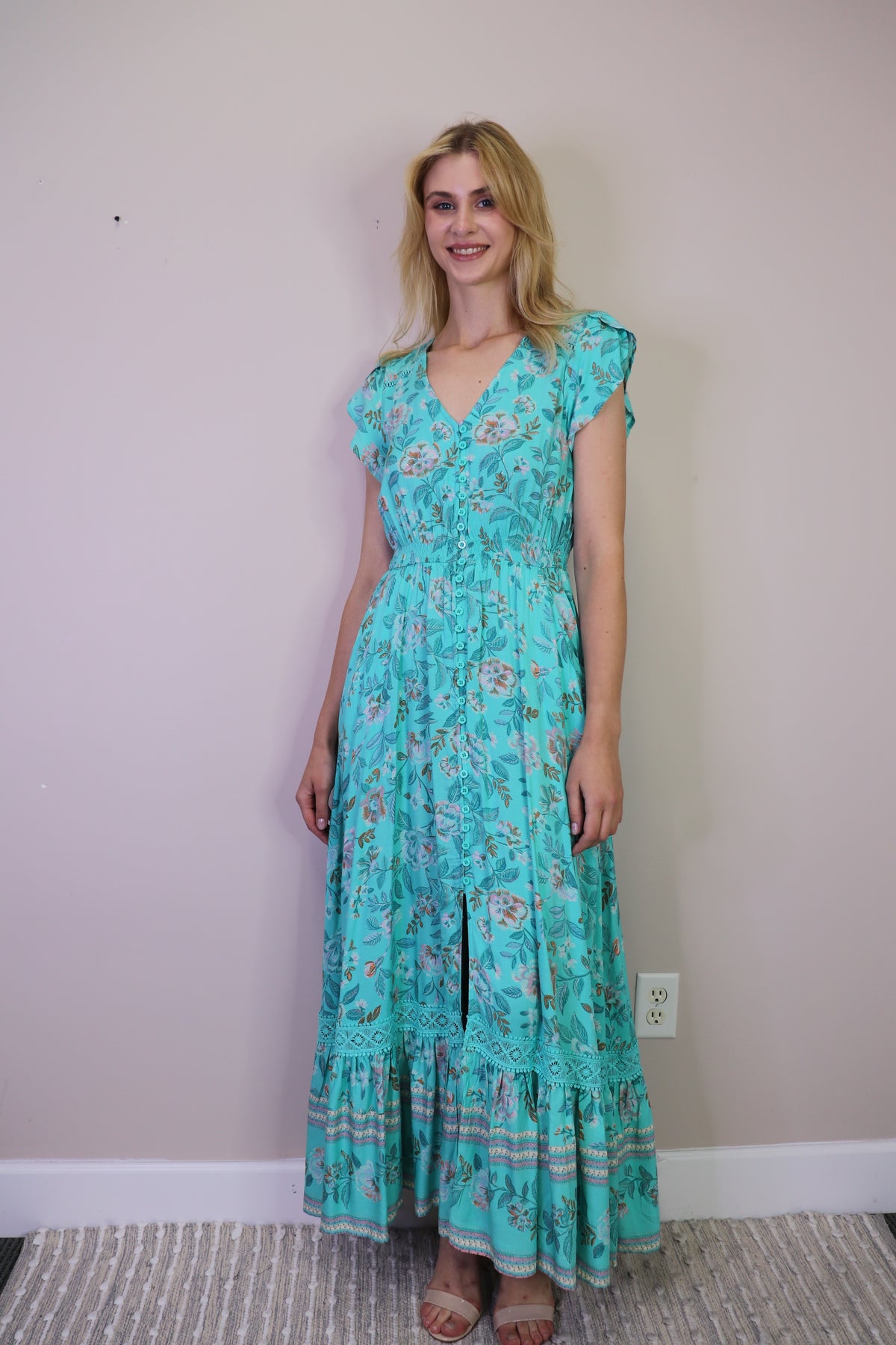 AQUA Floral Lace Inset S/S Maxi w Smocked Waist AQUA / L AQUA Floral Lace Inset S/S Maxi w Smocked Waist AQUA / L