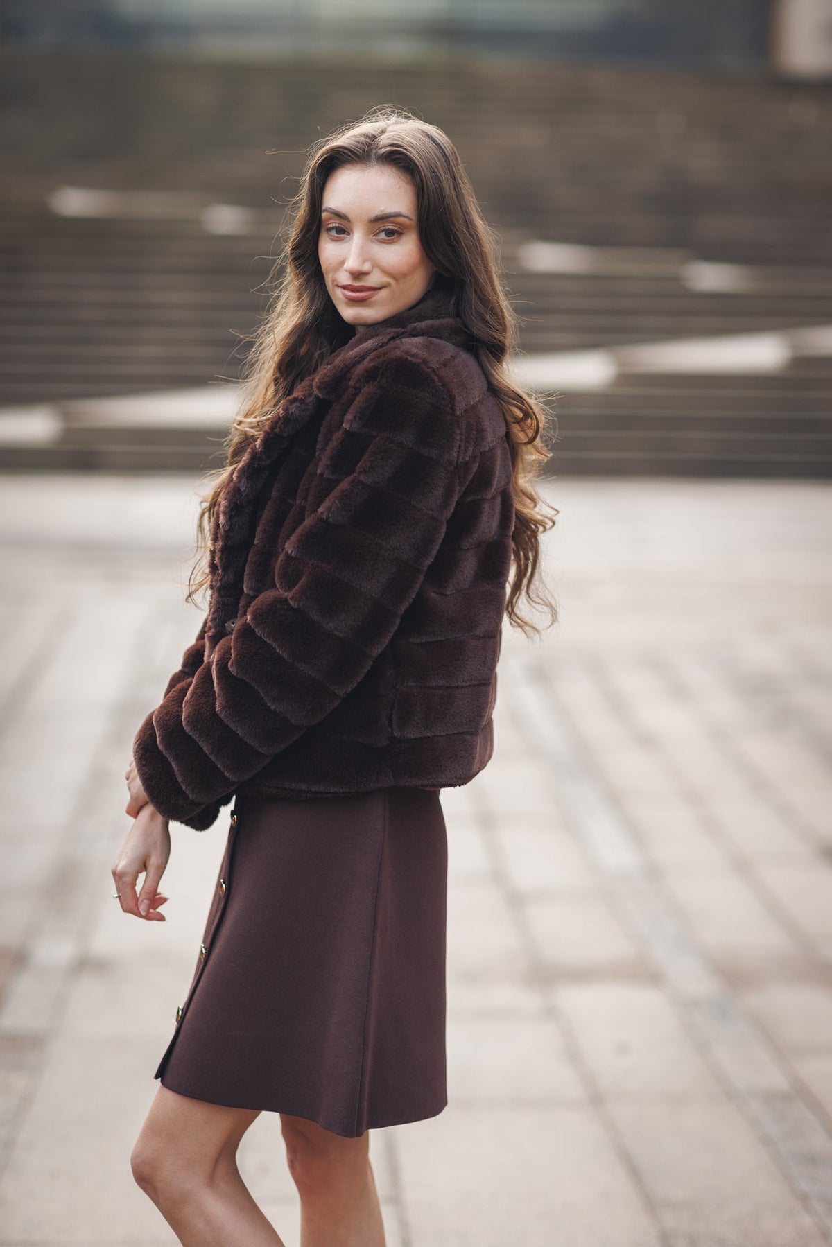 Cropped Faux Fur Collared Jacket With Pockets