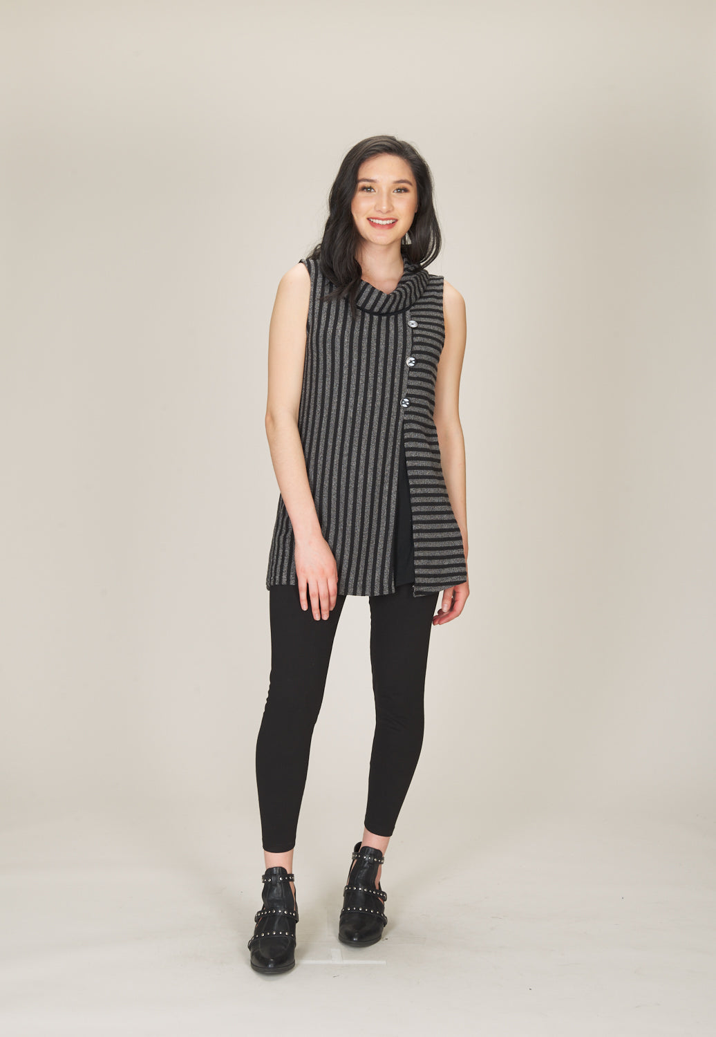 BLACK Sleeveless Sweater w Contrast Stripes/Buttons